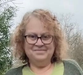 files/imgi_25_lucie_review.jpg